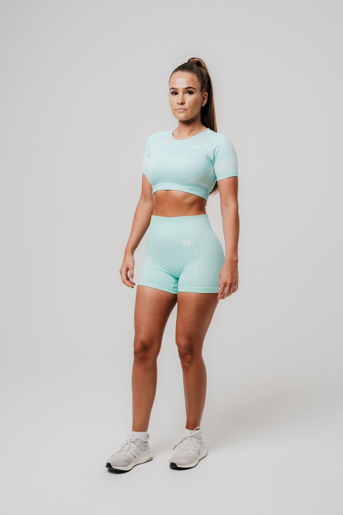 Perform Seamless Short-Sleeve Crop Top